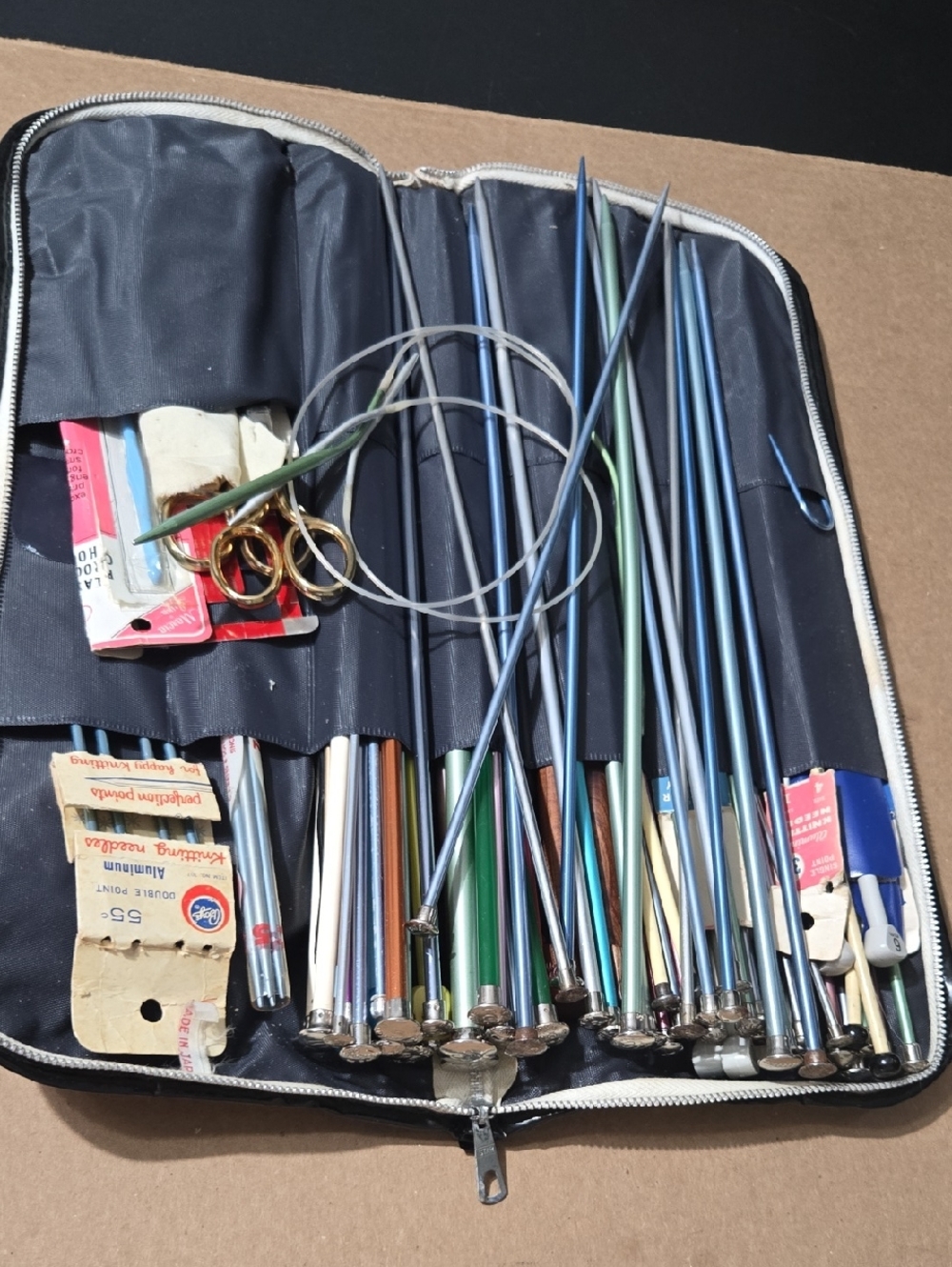 150 + Set Of Vintage Knitting Needle And Some with Made In Japan Case